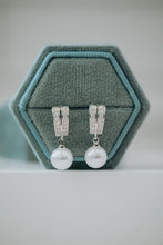 Load image into Gallery viewer, Daria Pearl Silver Drop Earrings