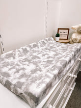 Load image into Gallery viewer, Bizzy Butter Bedding | Changing Pad