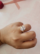 Load image into Gallery viewer, Helena 2PC Champagne Gold Ring Set