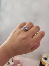 Load image into Gallery viewer, Thara Round Cut Sterling Silver Ring