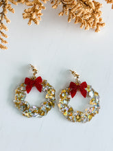Load image into Gallery viewer, "Gold Sparkle" Wreath Earrings