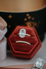Load image into Gallery viewer, Helena 2PC Champagne Gold Ring Set