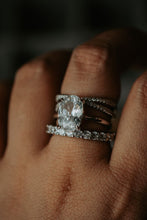 Load image into Gallery viewer, Bette Oval Cut 3PC Ring Set