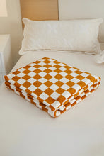 Load image into Gallery viewer, Checkered Throw Blanket