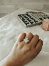 Load image into Gallery viewer, Frankie Clover Sterling Silver Ring