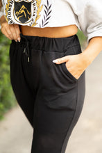 Load image into Gallery viewer, PreOrder | The Braelyn - Black Fleece Jogger