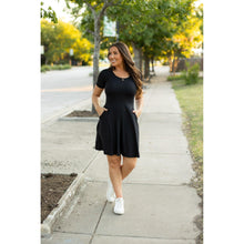 Load image into Gallery viewer, Julia Rose Dakota Dress women’s boutique midi dress front view, Woman wearing Julia Rose Dakota Dress casual everyday outfit