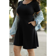 Load image into Gallery viewer, Julia Rose Dakota Dress women’s boutique midi dress front view, Woman wearing Julia Rose Dakota Dress casual everyday outfit