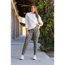 Load image into Gallery viewer, Ready to Ship | The Bianca - Leopard Bats Leggings