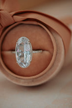 Load image into Gallery viewer, Nyx Oval Cut Silver Ring