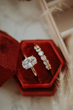Load image into Gallery viewer, Estelle 2PC Champagne Gold Ring Set