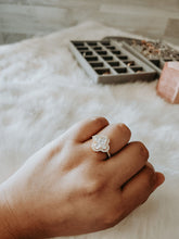 Load image into Gallery viewer, Frankie Clover 18K Gold Ring