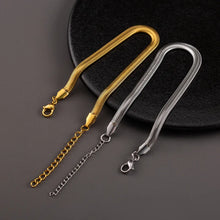 Load image into Gallery viewer, Emily Snake Chain Bracelet