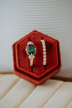 Load image into Gallery viewer, Alara Champagne Gold Ring Set