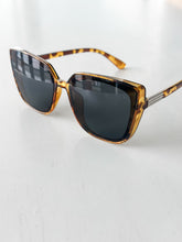 Load image into Gallery viewer, Cleo Cat Eye Sunglasses "Tortoise"