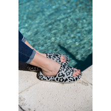 Load image into Gallery viewer, PreOrder | Gray Leopard Insanely Comfy -Beach or Casual Slides