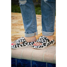 Load image into Gallery viewer, White leopard-print beach slides with a bold spotted pattern and easy slip-on design