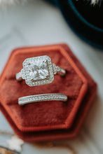 Load image into Gallery viewer, Radiant Majesty 2PC Silver Ring Set
