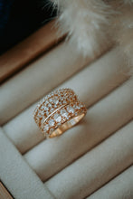 Load image into Gallery viewer, Velvet Loop Champagne Gold Band