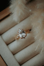Load image into Gallery viewer, Pure Glow Champagne Gold Ring