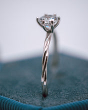 Load image into Gallery viewer, The Laura Ring