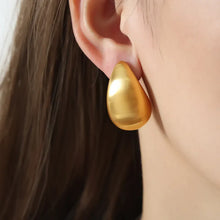 Load image into Gallery viewer, Dahlia Gold Stud Earrings