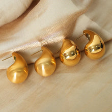 Load image into Gallery viewer, Dahlia Gold Stud Earrings