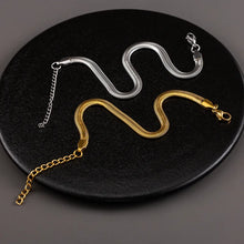 Load image into Gallery viewer, Emily Snake Chain Bracelet