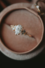 Load image into Gallery viewer, Elsie 2PC Champagne Gold Ring Set