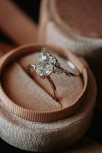 Load image into Gallery viewer, Amira 2PC Sterling Silver Ring Set