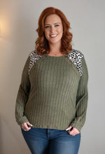 Load image into Gallery viewer, Green Leopard Crochet Top