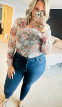 Load image into Gallery viewer, Floral Print Mesh Top