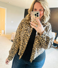 Load image into Gallery viewer, Leopard Cropped Jacket