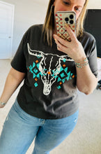 Load image into Gallery viewer, Steer Skull Puff Ink Graphic Top