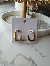 Load image into Gallery viewer, Allen C-shaped Stud Earrings