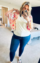 Load image into Gallery viewer, Floral Sleeve Blouse