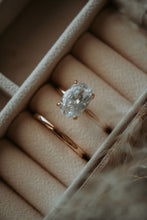 Load image into Gallery viewer, Robyn 2PC Champagne Gold Ring Set