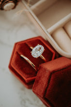 Load image into Gallery viewer, Robyn 2PC Champagne Gold Ring Set