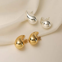 Load image into Gallery viewer, Luz Water Droplet Stud Earrings