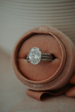 Load image into Gallery viewer, Hilda Oval Cut 3PC Ring Set