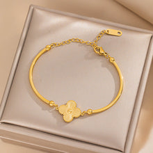Load image into Gallery viewer, Luxe Clover Charm Bracelet