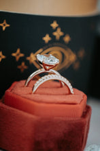 Load image into Gallery viewer, Helena 2PC Champagne Gold Ring Set
