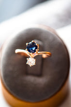 Load image into Gallery viewer, Ember Sapphire Gold Ring