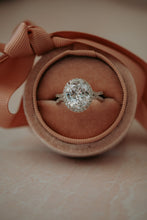 Load image into Gallery viewer, Kezia Round Cut Silver Ring