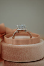 Load image into Gallery viewer, Nyx Oval Cut Silver Ring