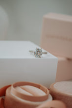 Load image into Gallery viewer, Thara Round Cut Sterling Silver Ring