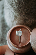 Load image into Gallery viewer, Fall In Love Emerald Cubic Zirconia Stone Sterling Silver Ring Rhodium Plating
