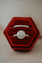 Load image into Gallery viewer, Zadie Round Cut 2PC Ring Set
