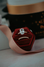 Load image into Gallery viewer, Helena 2PC Champagne Gold Ring Set