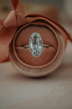 Load image into Gallery viewer, Nyx Oval Cut Silver Ring